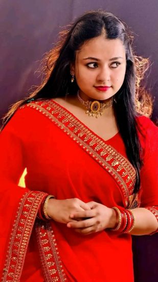 ✨ পিওর জর্জেট শাড়ি উইথ ভেলভেট সিকুয়েন্স ওয়ার্ক ✨ এর ছবি